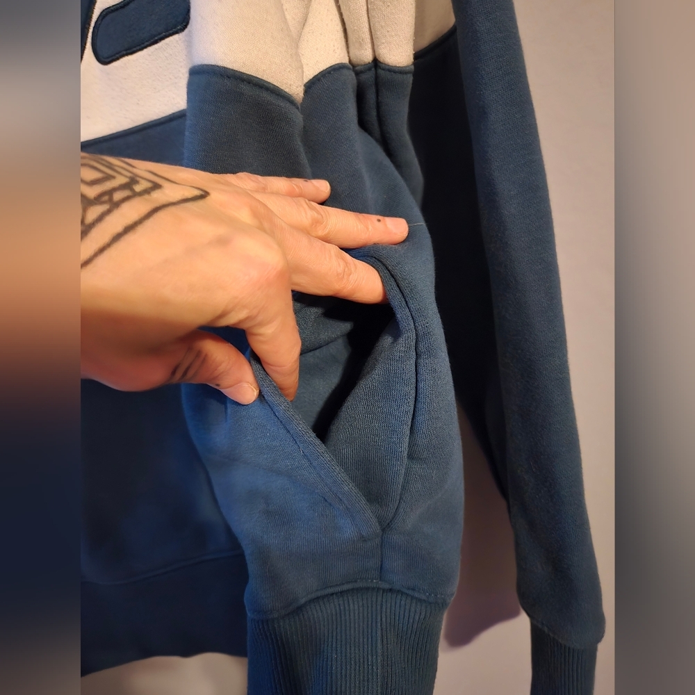 FILA Colorblock Sweatshirt - Picture 4 of 5